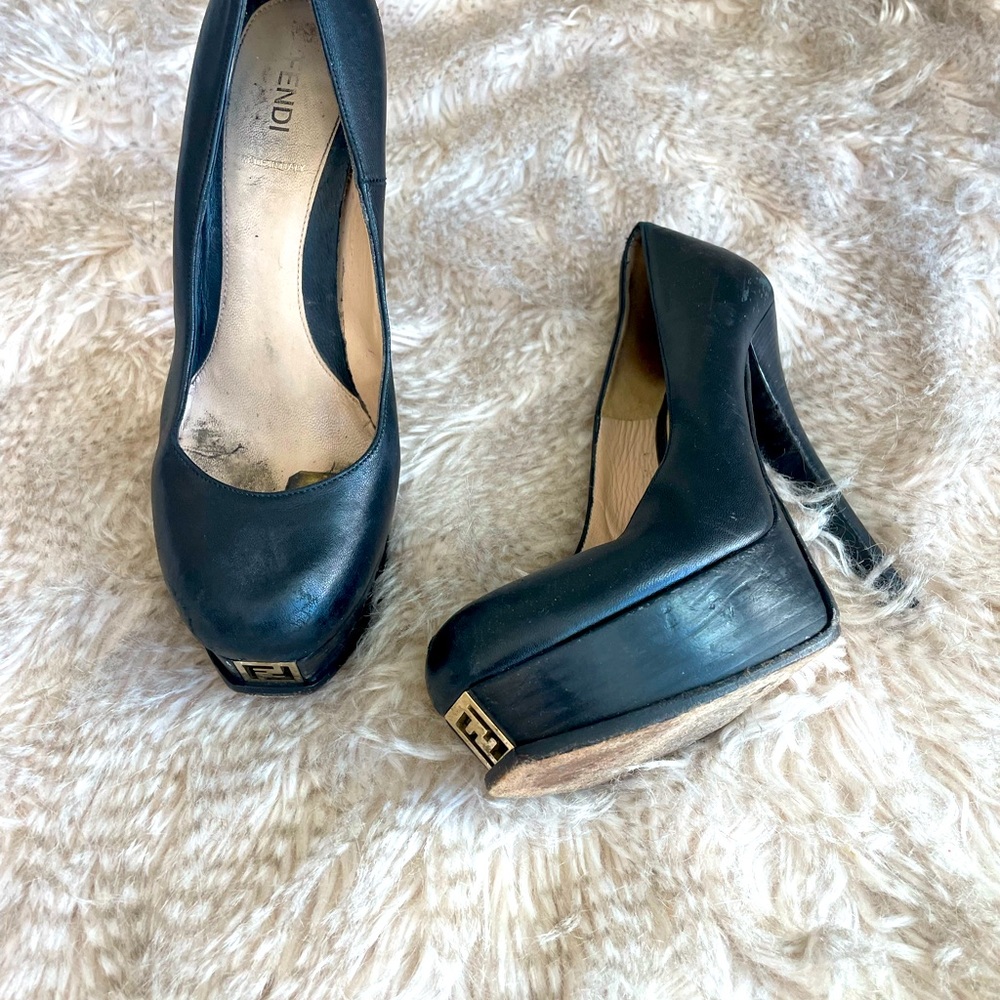 Fendi Black Pumps